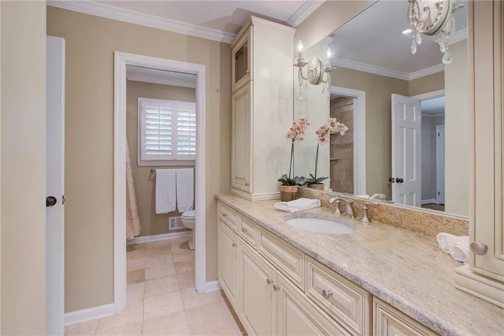 5735 Riverwood Drive, Sandy Springs, Georgia 30328, 4 Bedrooms Bedrooms, ,3 BathroomsBathrooms,Residential,Sold,5735 Riverwood Drive,7110316