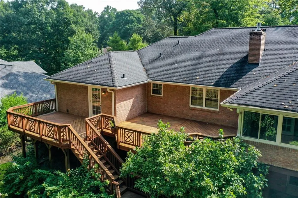 5735 Riverwood Drive, Sandy Springs, Georgia 30328, 4 Bedrooms Bedrooms, ,3 BathroomsBathrooms,Residential,Sold,5735 Riverwood Drive,7110316