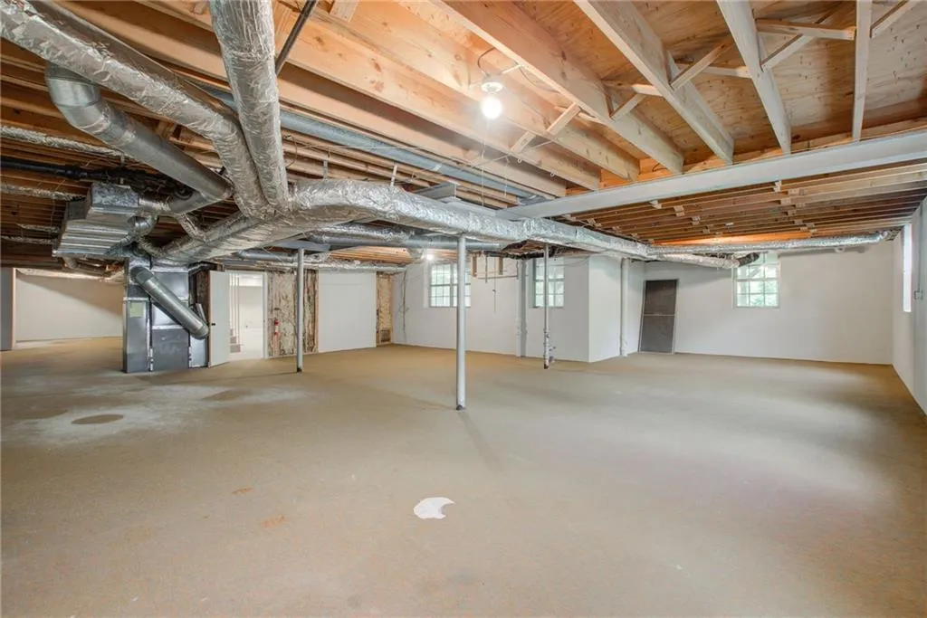 5735 Riverwood Drive, Sandy Springs, Georgia 30328, 4 Bedrooms Bedrooms, ,3 BathroomsBathrooms,Residential,Sold,5735 Riverwood Drive,7110316