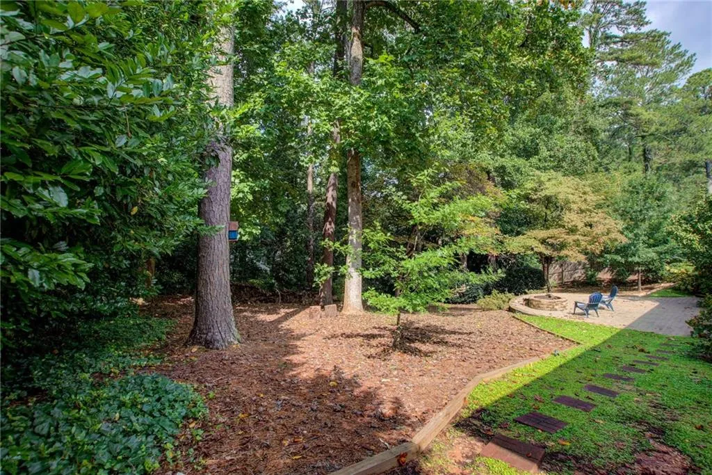 5735 Riverwood Drive, Sandy Springs, Georgia 30328, 4 Bedrooms Bedrooms, ,3 BathroomsBathrooms,Residential,Sold,5735 Riverwood Drive,7110316