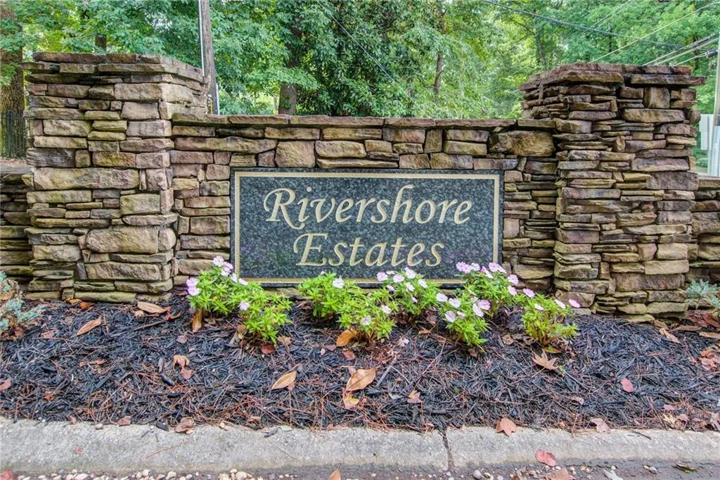 5735 Riverwood Drive, Sandy Springs, Georgia 30328, 4 Bedrooms Bedrooms, ,3 BathroomsBathrooms,Residential,Sold,5735 Riverwood Drive,7110316