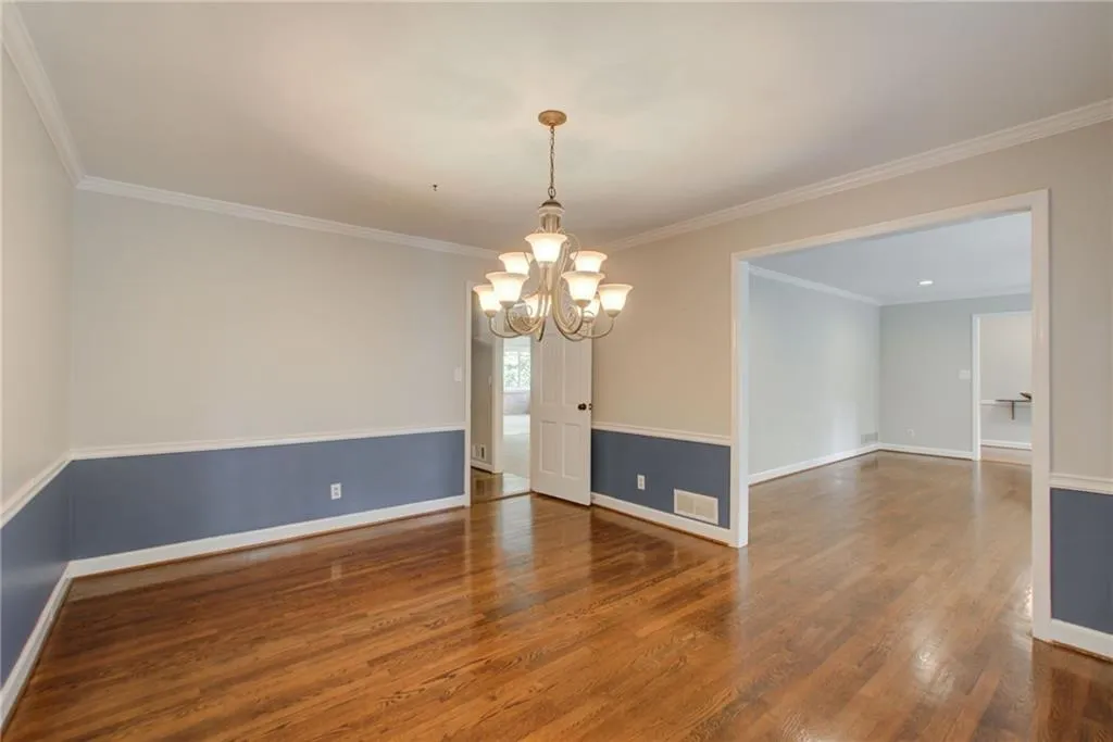 5735 Riverwood Drive, Sandy Springs, Georgia 30328, 4 Bedrooms Bedrooms, ,3 BathroomsBathrooms,Residential,Sold,5735 Riverwood Drive,7110316