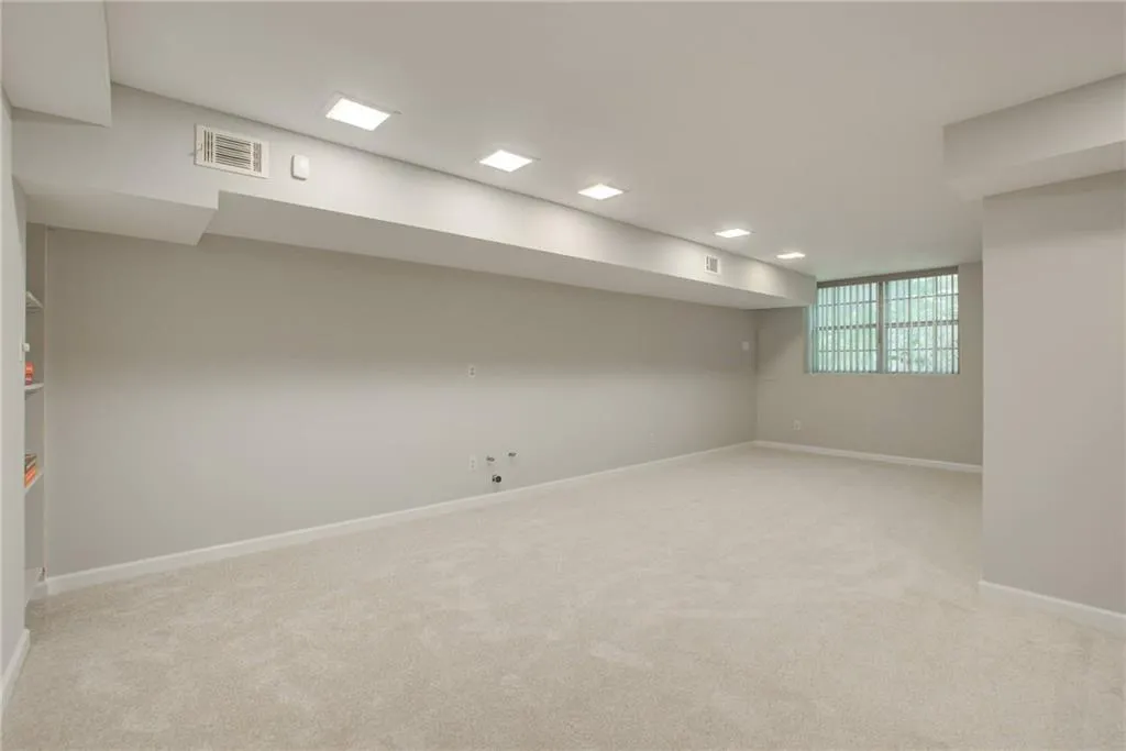 5735 Riverwood Drive, Sandy Springs, Georgia 30328, 4 Bedrooms Bedrooms, ,3 BathroomsBathrooms,Residential,Sold,5735 Riverwood Drive,7110316
