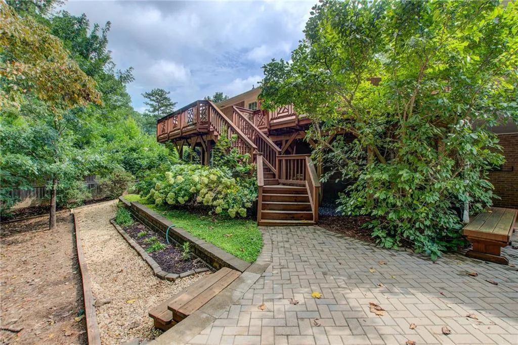 5735 Riverwood Drive, Sandy Springs, Georgia 30328, 4 Bedrooms Bedrooms, ,3 BathroomsBathrooms,Residential,Sold,5735 Riverwood Drive,7110316