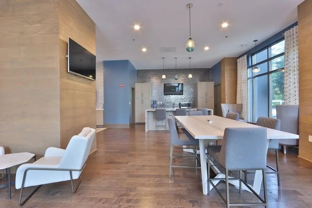 795 Hammond Drive Unit 701, Atlanta, Georgia 30328, 2 Bedrooms Bedrooms, ,1 BathroomBathrooms,Residential,Sold,795 Hammond Drive Unit 701,6618802