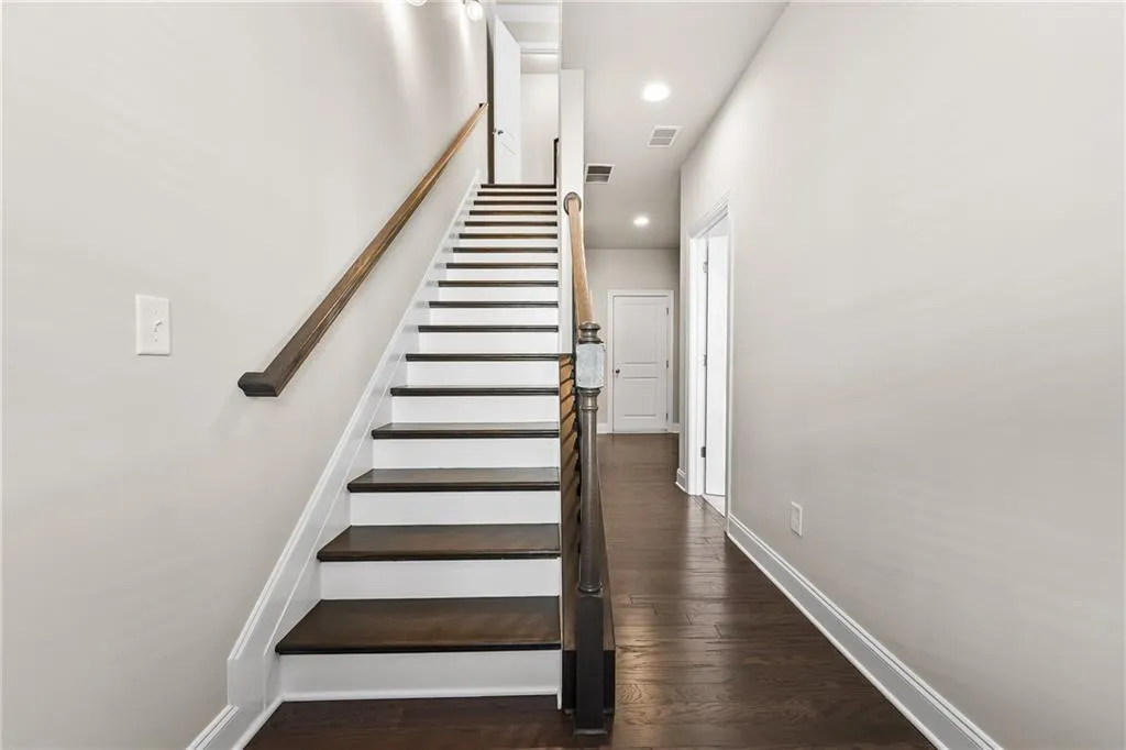 2423 Figaro Drive, Atlanta, Georgia 30339, 3 Bedrooms Bedrooms, ,3 BathroomsBathrooms,Residential,For Sale,2423 Figaro Drive,7664779