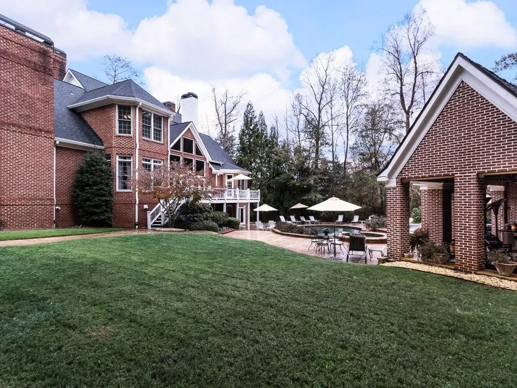 866 Heards Ferry Road Nw, Sandy Springs, Georgia 30328, 5 Bedrooms Bedrooms, ,6 BathroomsBathrooms,Residential,Sold,866 Heards Ferry Road Nw,5795382