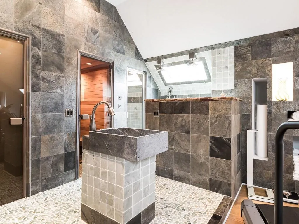 866 Heards Ferry Road Nw, Sandy Springs, Georgia 30328, 5 Bedrooms Bedrooms, ,6 BathroomsBathrooms,Residential,Sold,866 Heards Ferry Road Nw,5795382