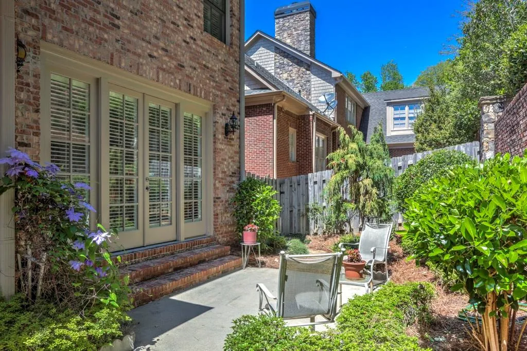 715 Estate Way, Atlanta, Georgia 30319, 5 Bedrooms Bedrooms, ,5 BathroomsBathrooms,Residential,Sold,715 Estate Way,6546972