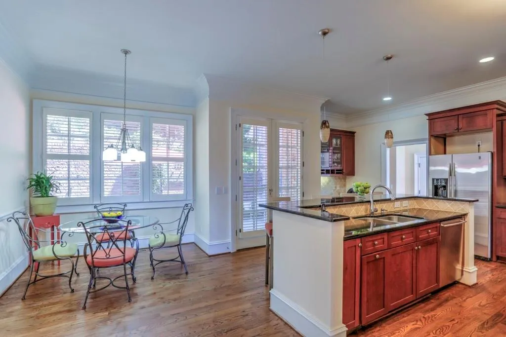715 Estate Way, Atlanta, Georgia 30319, 5 Bedrooms Bedrooms, ,5 BathroomsBathrooms,Residential,Sold,715 Estate Way,6546972