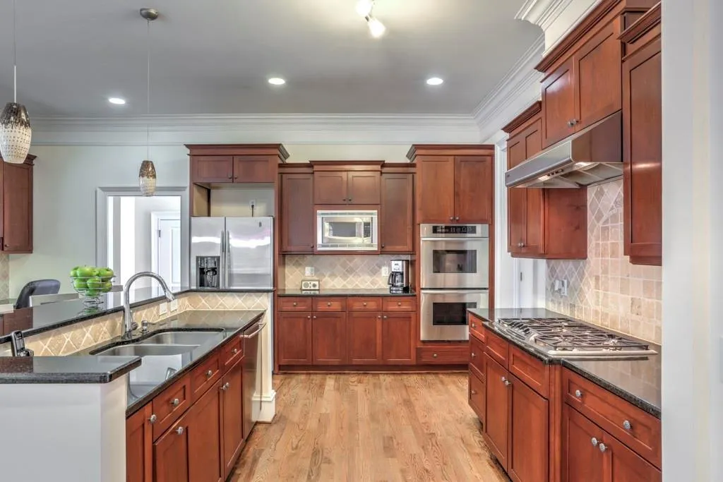 715 Estate Way, Atlanta, Georgia 30319, 5 Bedrooms Bedrooms, ,5 BathroomsBathrooms,Residential,Sold,715 Estate Way,6546972