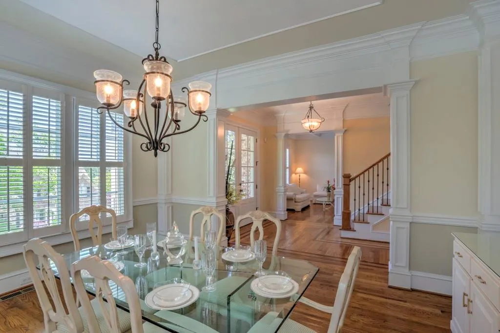 715 Estate Way, Atlanta, Georgia 30319, 5 Bedrooms Bedrooms, ,5 BathroomsBathrooms,Residential,Sold,715 Estate Way,6546972