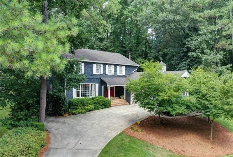 520 Bridgewater Drive, Atlanta, Georgia 30328, 5 Bedrooms Bedrooms, ,3 BathroomsBathrooms,Residential,Sold,520 Bridgewater Drive,6766866