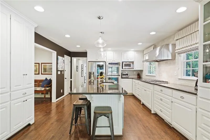 520 Bridgewater Drive, Atlanta, Georgia 30328, 5 Bedrooms Bedrooms, ,3 BathroomsBathrooms,Residential,Sold,520 Bridgewater Drive,6766866
