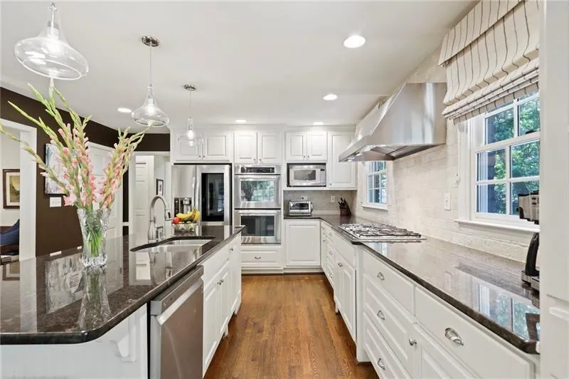 520 Bridgewater Drive, Atlanta, Georgia 30328, 5 Bedrooms Bedrooms, ,3 BathroomsBathrooms,Residential,Sold,520 Bridgewater Drive,6766866