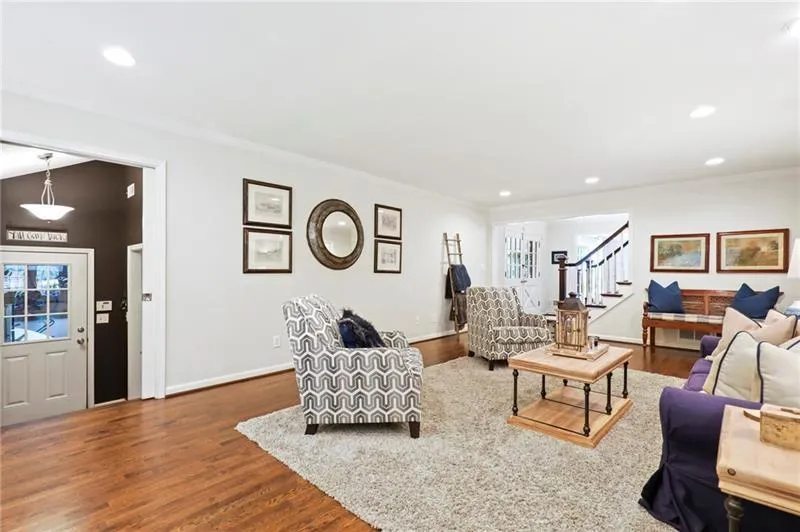 520 Bridgewater Drive, Atlanta, Georgia 30328, 5 Bedrooms Bedrooms, ,3 BathroomsBathrooms,Residential,Sold,520 Bridgewater Drive,6766866