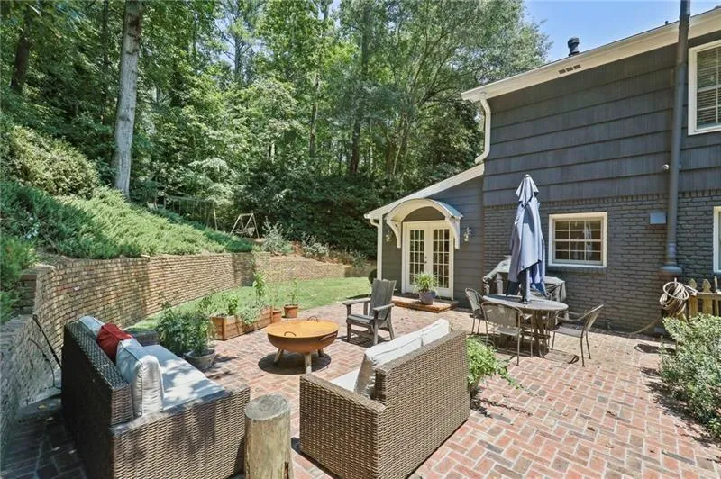 520 Bridgewater Drive, Atlanta, Georgia 30328, 5 Bedrooms Bedrooms, ,3 BathroomsBathrooms,Residential,Sold,520 Bridgewater Drive,6766866