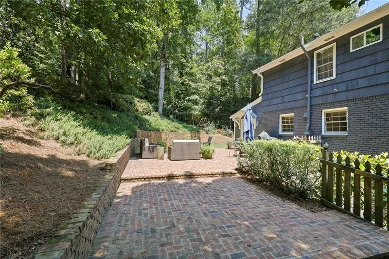 520 Bridgewater Drive, Atlanta, Georgia 30328, 5 Bedrooms Bedrooms, ,3 BathroomsBathrooms,Residential,Sold,520 Bridgewater Drive,6766866
