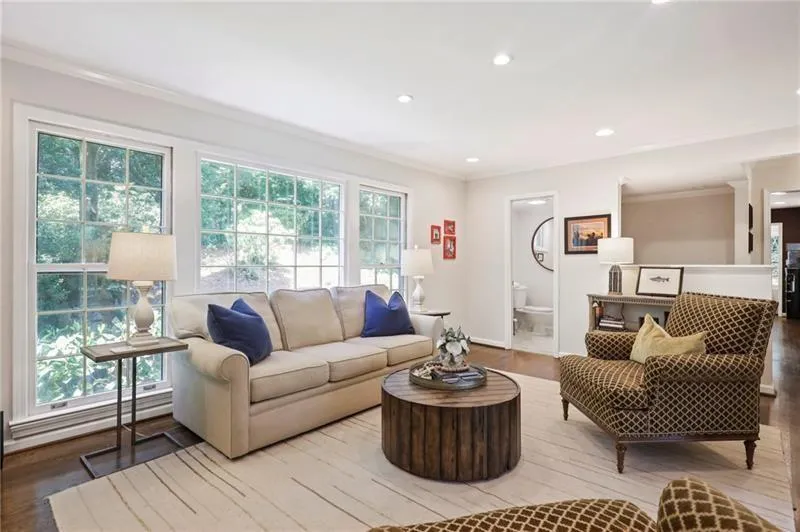 520 Bridgewater Drive, Atlanta, Georgia 30328, 5 Bedrooms Bedrooms, ,3 BathroomsBathrooms,Residential,Sold,520 Bridgewater Drive,6766866