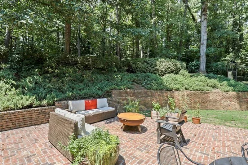 520 Bridgewater Drive, Atlanta, Georgia 30328, 5 Bedrooms Bedrooms, ,3 BathroomsBathrooms,Residential,Sold,520 Bridgewater Drive,6766866