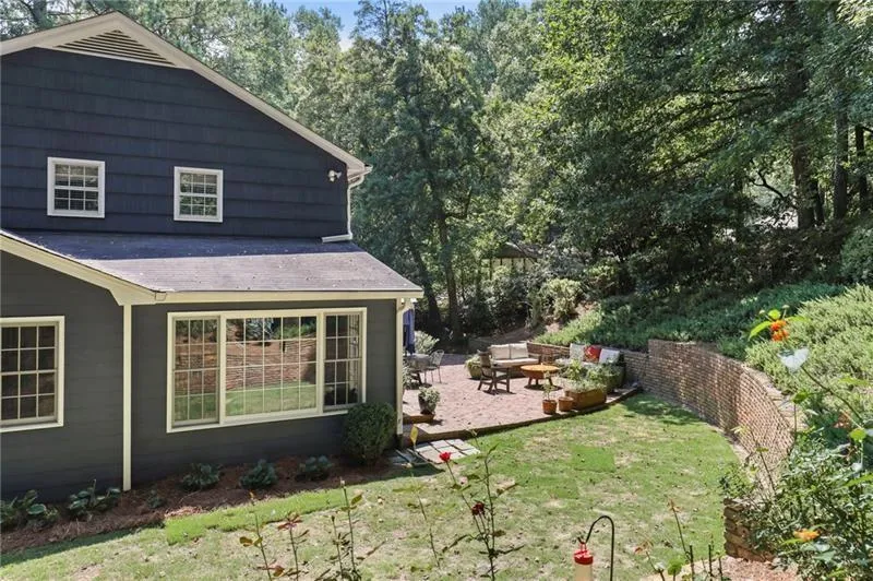 520 Bridgewater Drive, Atlanta, Georgia 30328, 5 Bedrooms Bedrooms, ,3 BathroomsBathrooms,Residential,Sold,520 Bridgewater Drive,6766866