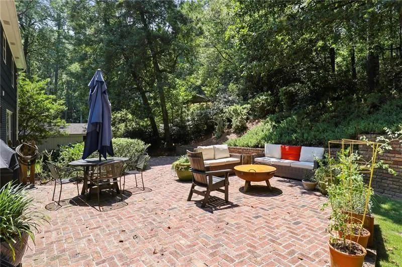 520 Bridgewater Drive, Atlanta, Georgia 30328, 5 Bedrooms Bedrooms, ,3 BathroomsBathrooms,Residential,Sold,520 Bridgewater Drive,6766866