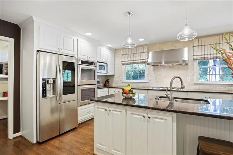 520 Bridgewater Drive, Atlanta, Georgia 30328, 5 Bedrooms Bedrooms, ,3 BathroomsBathrooms,Residential,Sold,520 Bridgewater Drive,6766866