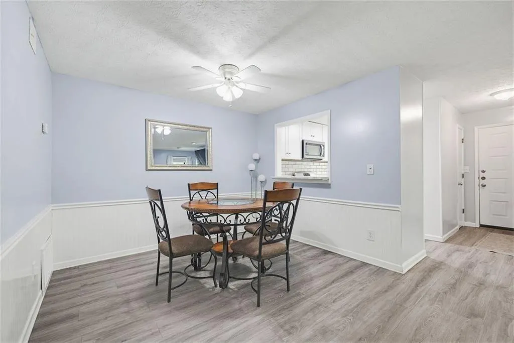 703 Woodcliff, Sandy Springs, Georgia 30350, 1 Bedroom Bedrooms, ,1 BathroomBathrooms,Residential,For Sale,703 Woodcliff,7754125