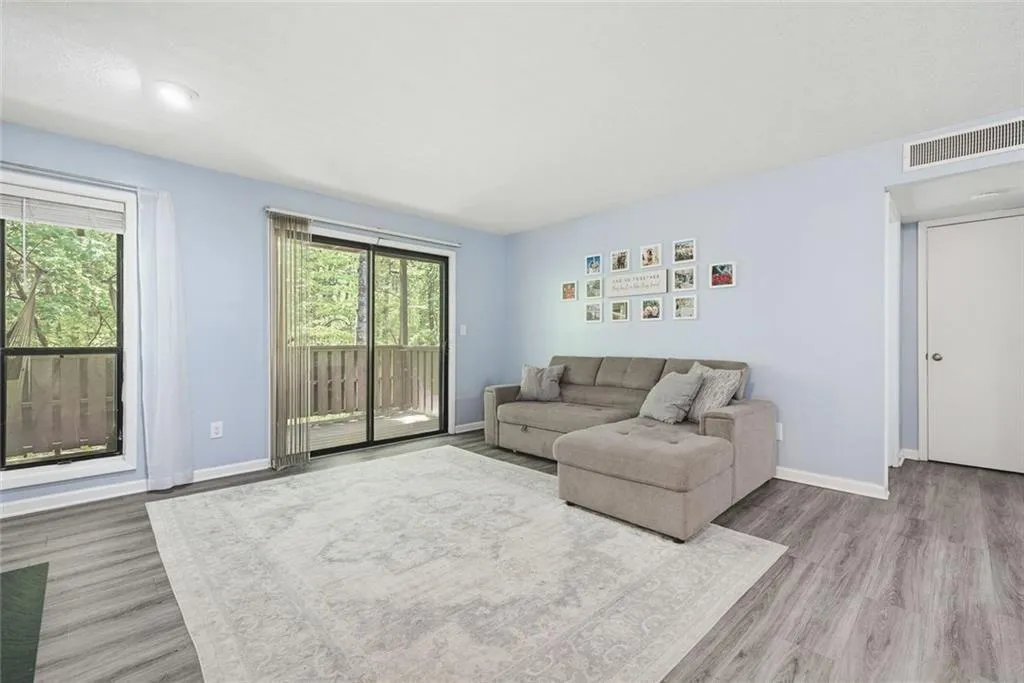 703 Woodcliff, Sandy Springs, Georgia 30350, 1 Bedroom Bedrooms, ,1 BathroomBathrooms,Residential,For Sale,703 Woodcliff,7754125