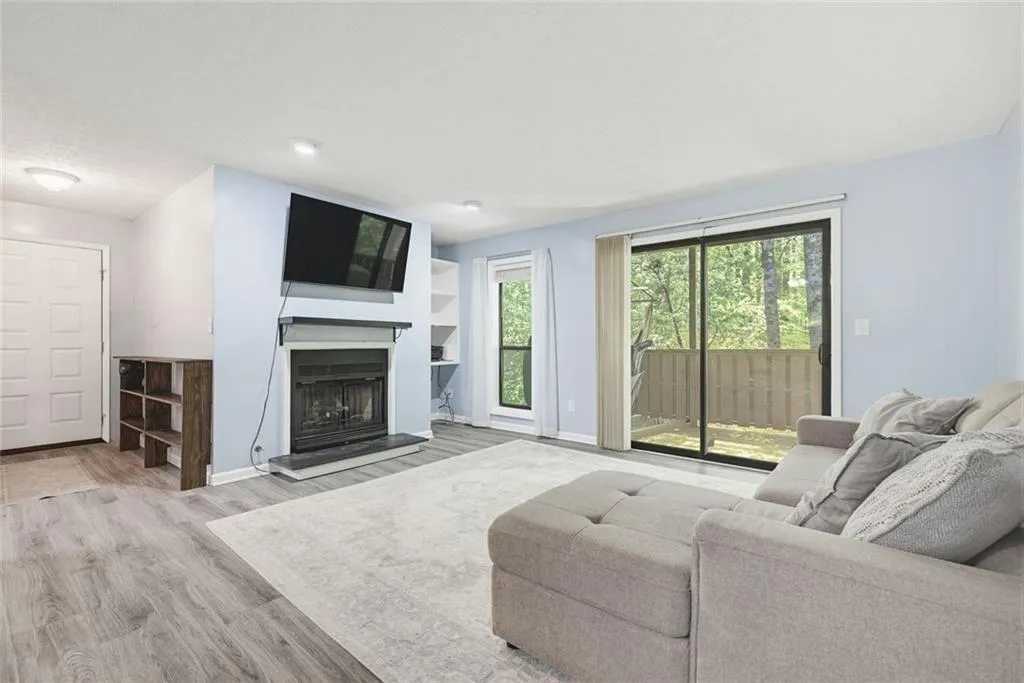 703 Woodcliff, Sandy Springs, Georgia 30350, 1 Bedroom Bedrooms, ,1 BathroomBathrooms,Residential,For Sale,703 Woodcliff,7754125