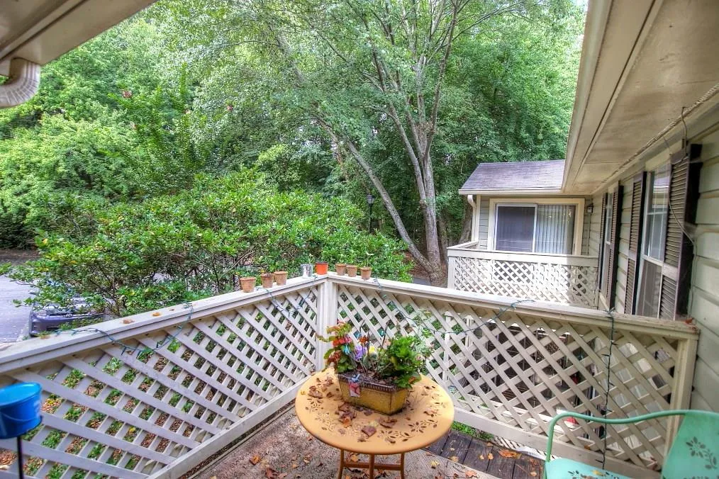 410 Natchez Trace S Unit 410, Sandy Springs, Georgia 30350, 2 Bedrooms Bedrooms, ,2 BathroomsBathrooms,Residential,Sold,410 Natchez Trace S Unit 410,5731577
