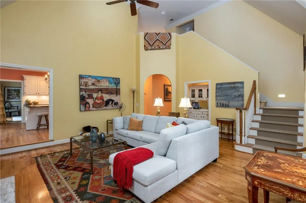 140 Grogans Lake Drive, Sandy Springs, Georgia 30350, 6 Bedrooms Bedrooms, ,4 BathroomsBathrooms,Residential,Sold,140 Grogans Lake Drive,6943741