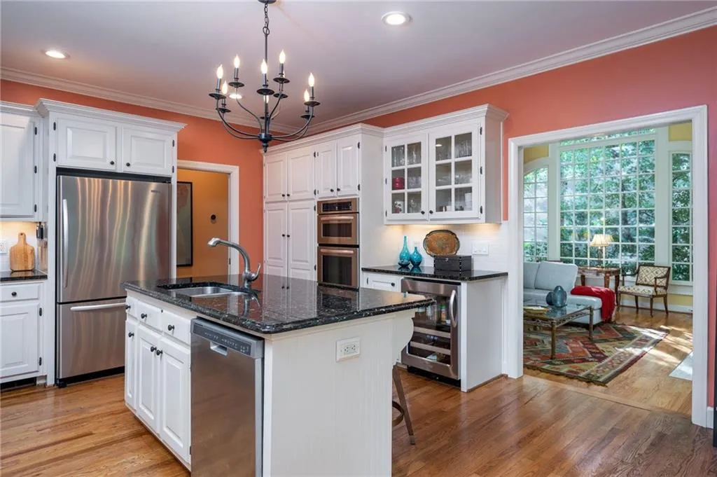 140 Grogans Lake Drive, Sandy Springs, Georgia 30350, 6 Bedrooms Bedrooms, ,4 BathroomsBathrooms,Residential,Sold,140 Grogans Lake Drive,6943741