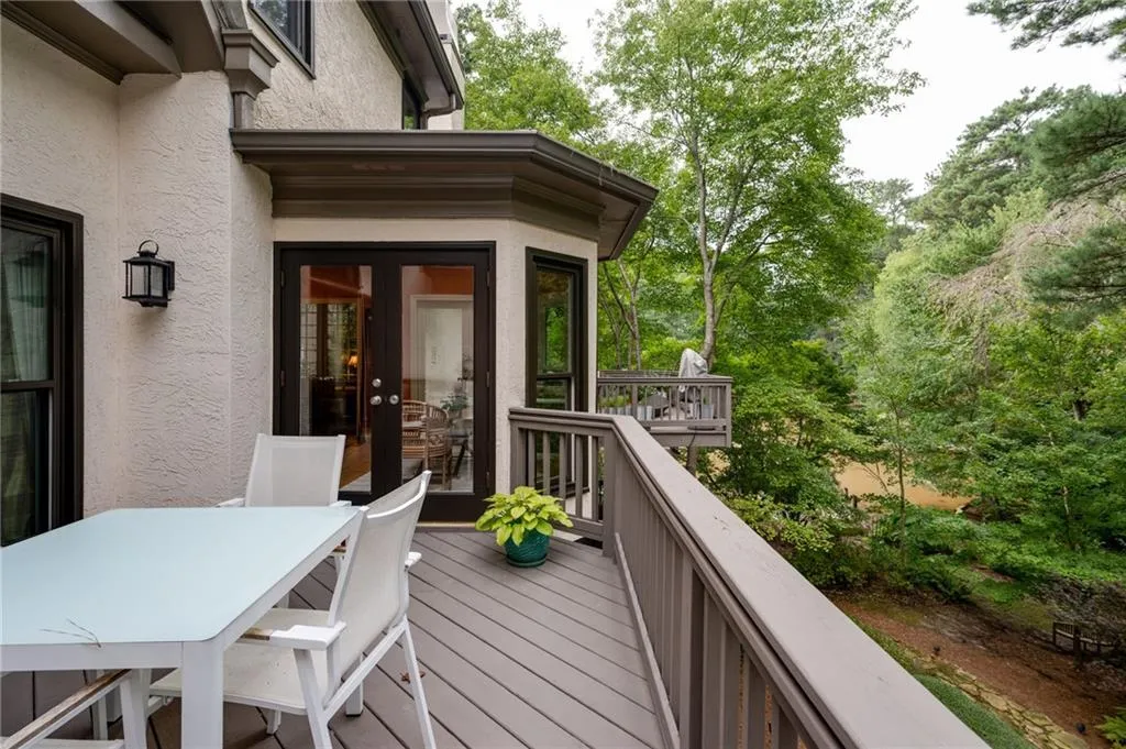 140 Grogans Lake Drive, Sandy Springs, Georgia 30350, 6 Bedrooms Bedrooms, ,4 BathroomsBathrooms,Residential,Sold,140 Grogans Lake Drive,6943741