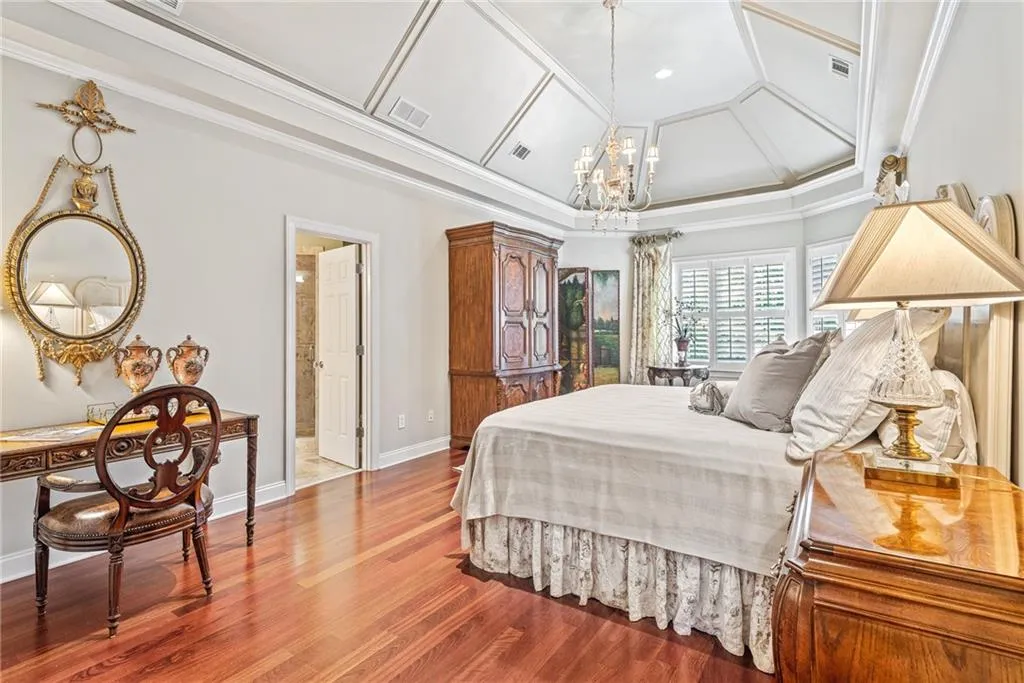 4966 Long Island Drive Nw, Atlanta, Georgia 30327, 6 Bedrooms Bedrooms, ,6 BathroomsBathrooms,Residential,Sold,4966 Long Island Drive Nw,7063586