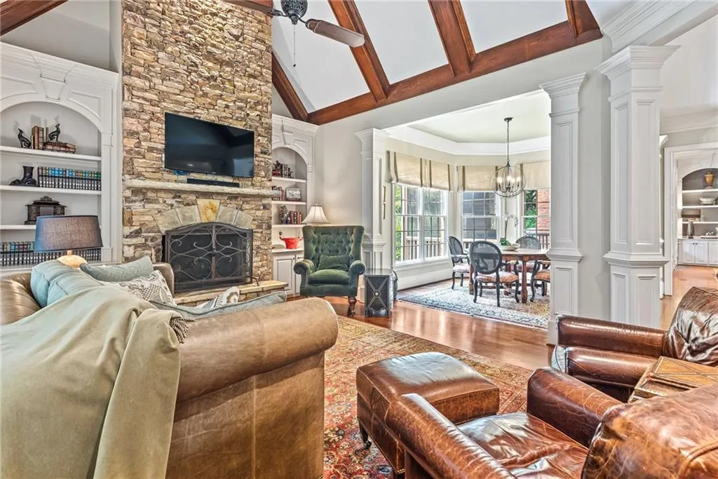 4966 Long Island Drive Nw, Atlanta, Georgia 30327, 6 Bedrooms Bedrooms, ,6 BathroomsBathrooms,Residential,Sold,4966 Long Island Drive Nw,7063586