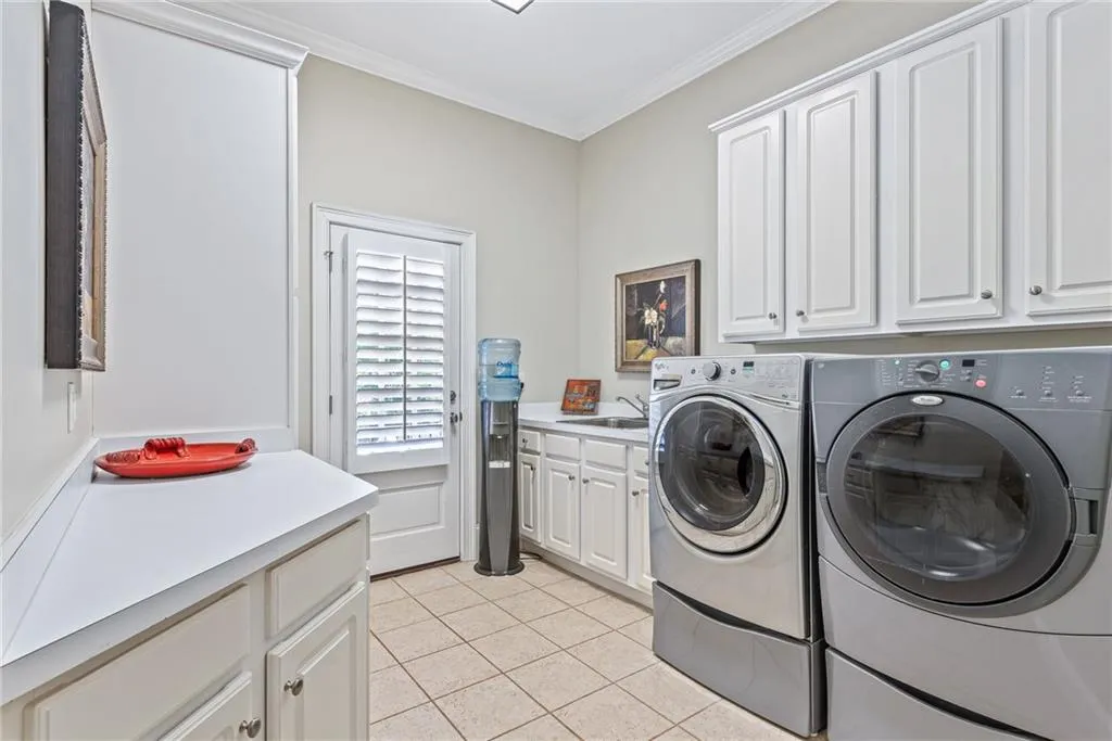 4966 Long Island Drive Nw, Atlanta, Georgia 30327, 6 Bedrooms Bedrooms, ,6 BathroomsBathrooms,Residential,Sold,4966 Long Island Drive Nw,7063586