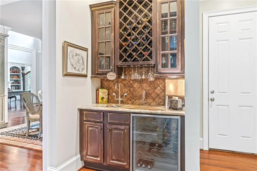 4966 Long Island Drive Nw, Atlanta, Georgia 30327, 6 Bedrooms Bedrooms, ,6 BathroomsBathrooms,Residential,Sold,4966 Long Island Drive Nw,7063586