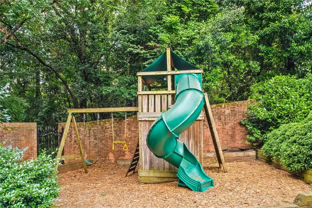 4966 Long Island Drive Nw, Atlanta, Georgia 30327, 6 Bedrooms Bedrooms, ,6 BathroomsBathrooms,Residential,Sold,4966 Long Island Drive Nw,7063586