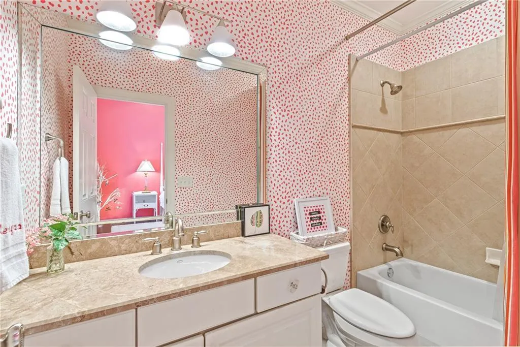 4966 Long Island Drive Nw, Atlanta, Georgia 30327, 6 Bedrooms Bedrooms, ,6 BathroomsBathrooms,Residential,Sold,4966 Long Island Drive Nw,7063586