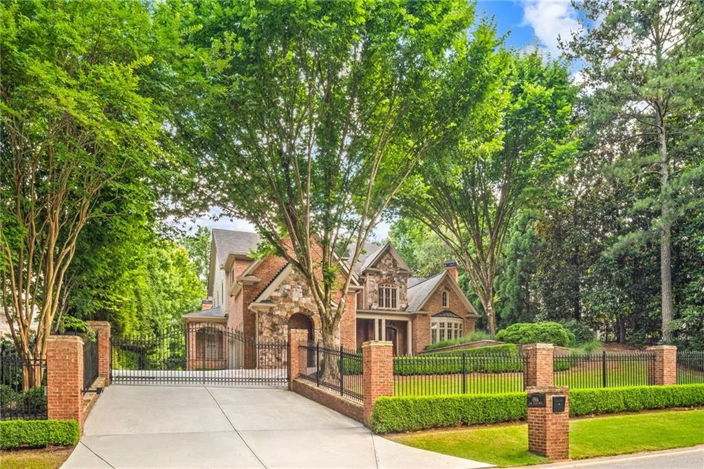 4966 Long Island Drive Nw, Atlanta, Georgia 30327, 6 Bedrooms Bedrooms, ,6 BathroomsBathrooms,Residential,Sold,4966 Long Island Drive Nw,7063586