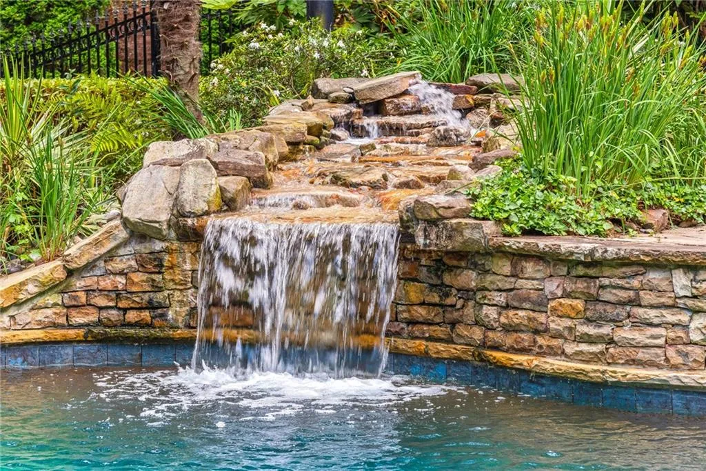 4966 Long Island Drive Nw, Atlanta, Georgia 30327, 6 Bedrooms Bedrooms, ,6 BathroomsBathrooms,Residential,Sold,4966 Long Island Drive Nw,7063586