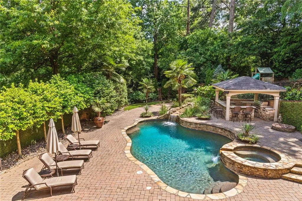 4966 Long Island Drive Nw, Atlanta, Georgia 30327, 6 Bedrooms Bedrooms, ,6 BathroomsBathrooms,Residential,Sold,4966 Long Island Drive Nw,7063586