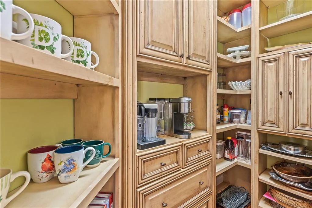 4966 Long Island Drive Nw, Atlanta, Georgia 30327, 6 Bedrooms Bedrooms, ,6 BathroomsBathrooms,Residential,Sold,4966 Long Island Drive Nw,7063586