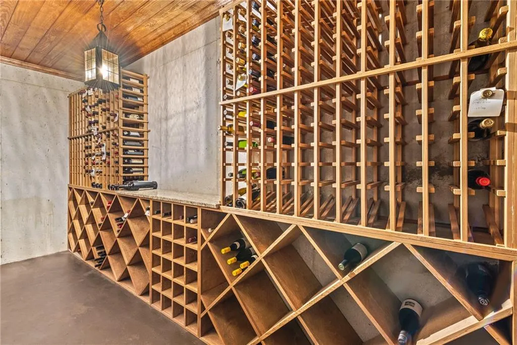 4966 Long Island Drive Nw, Atlanta, Georgia 30327, 6 Bedrooms Bedrooms, ,6 BathroomsBathrooms,Residential,Sold,4966 Long Island Drive Nw,7063586