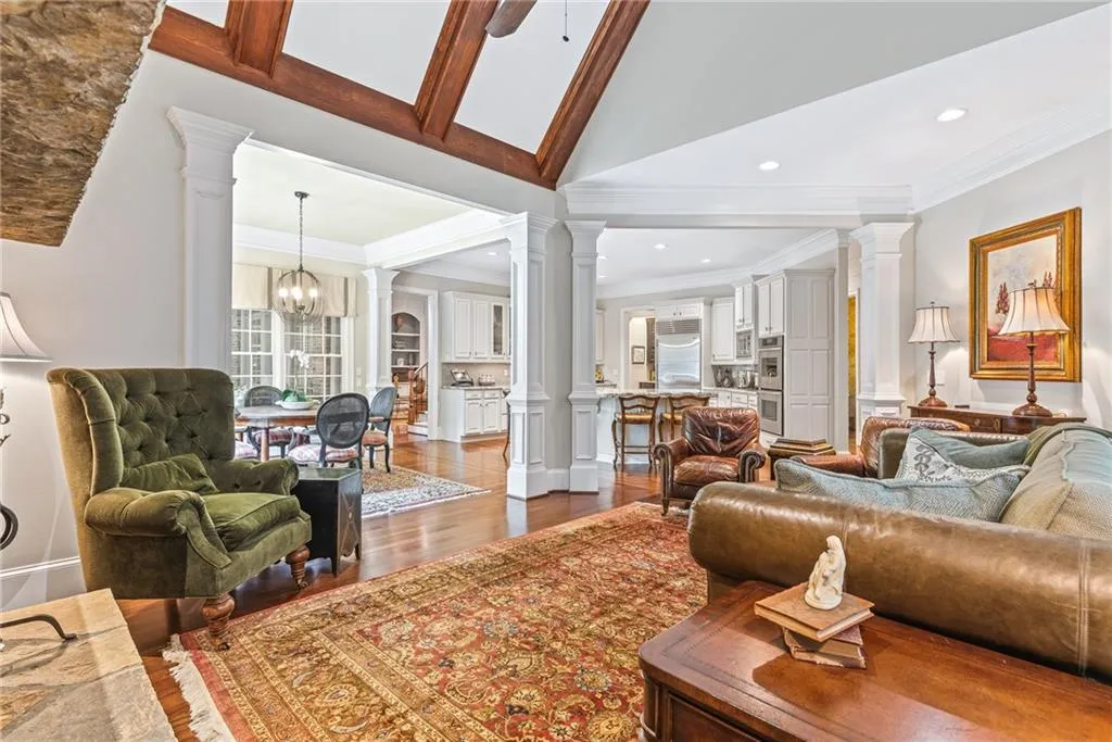 4966 Long Island Drive Nw, Atlanta, Georgia 30327, 6 Bedrooms Bedrooms, ,6 BathroomsBathrooms,Residential,Sold,4966 Long Island Drive Nw,7063586