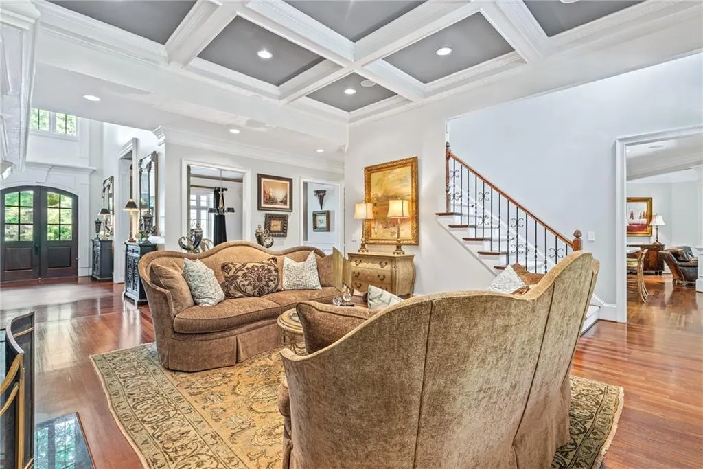 4966 Long Island Drive Nw, Atlanta, Georgia 30327, 6 Bedrooms Bedrooms, ,6 BathroomsBathrooms,Residential,Sold,4966 Long Island Drive Nw,7063586