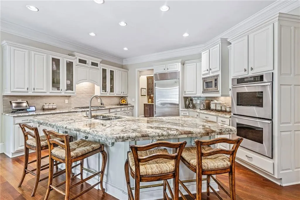 4966 Long Island Drive Nw, Atlanta, Georgia 30327, 6 Bedrooms Bedrooms, ,6 BathroomsBathrooms,Residential,Sold,4966 Long Island Drive Nw,7063586