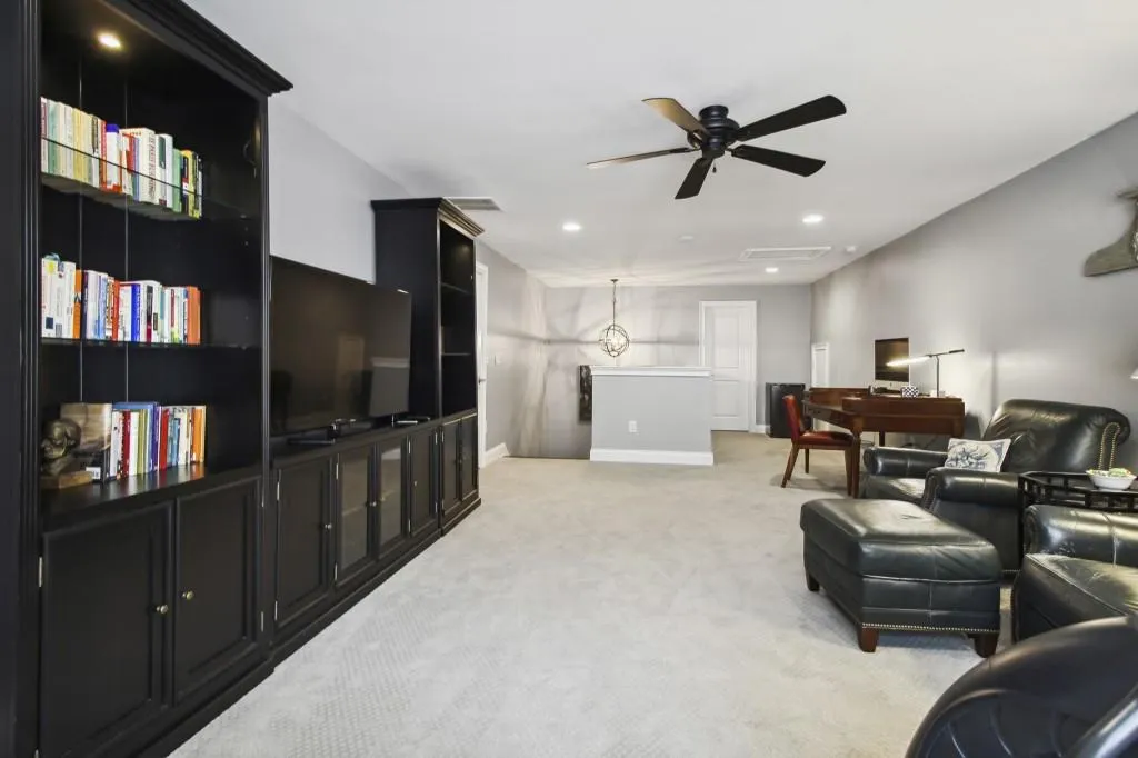 6455 Meridian Way, Sandy Springs, Georgia 30328, 5 Bedrooms Bedrooms, ,4 BathroomsBathrooms,Residential,Sold,6455 Meridian Way,7058838