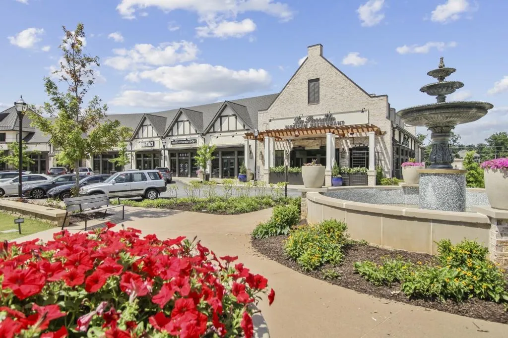 6455 Meridian Way, Sandy Springs, Georgia 30328, 5 Bedrooms Bedrooms, ,4 BathroomsBathrooms,Residential,Sold,6455 Meridian Way,7058838